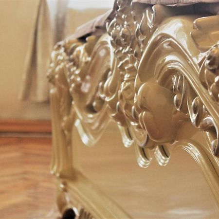 Guesthouse Medea On Pushkini 4 Kutaisi Dış mekan fotoğraf