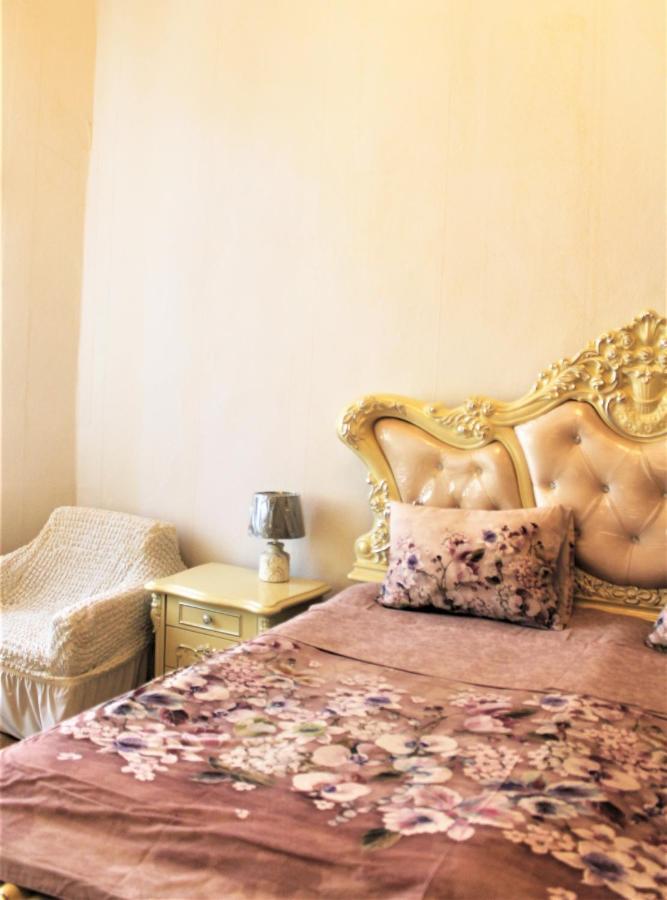Guesthouse Medea On Pushkini 4 Kutaisi Dış mekan fotoğraf