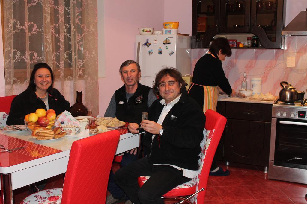 Guesthouse Medea On Pushkini 4 Kutaisi Dış mekan fotoğraf