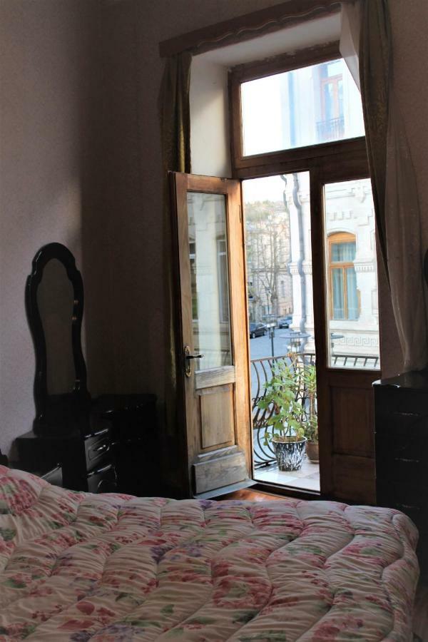 Guesthouse Medea On Pushkini 4 Kutaisi Dış mekan fotoğraf